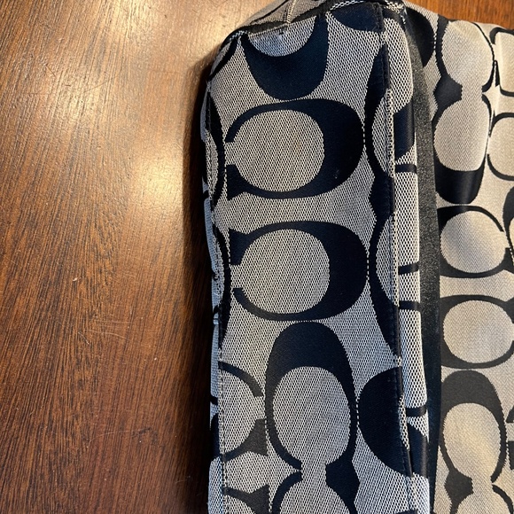 Coach Handbag - Picture 4 of 7